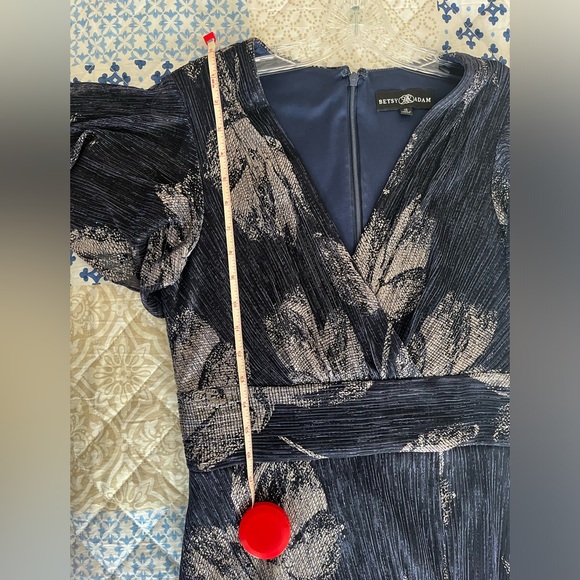 Betsy & Adam, Gun Metal Foil Print, Flutter Sleeve, Long Gown Size 12 - Picture 14 of 16